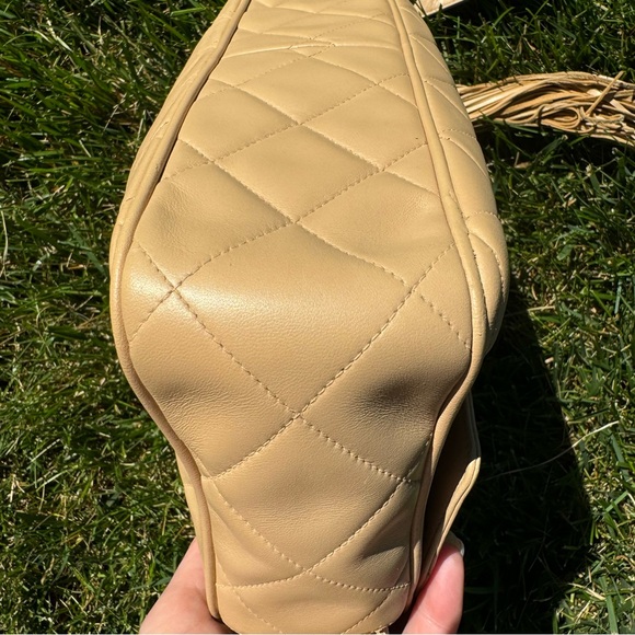 CHANEL lambskin VINTAGE shoulder/cross body bag. From 1994-1996. GORGEOUS! - Picture 12 of 17